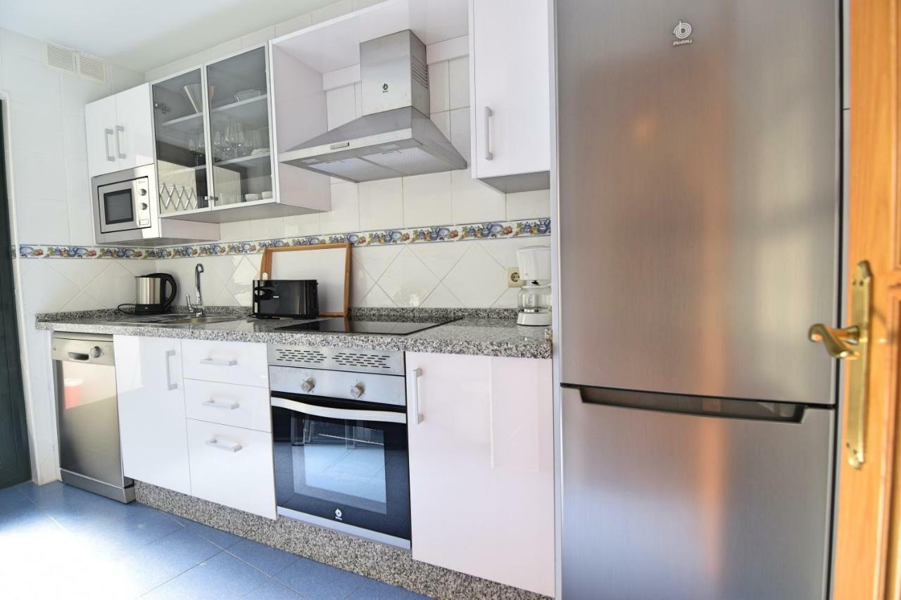 Apt Puerto Malagueta Solo Familias Malaga Luaran gambar