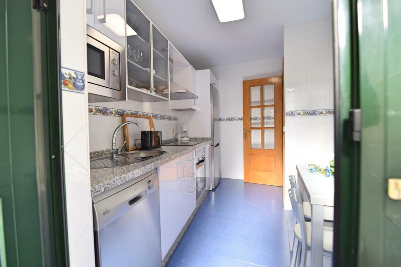 Apt Puerto Malagueta Solo Familias Malaga Luaran gambar