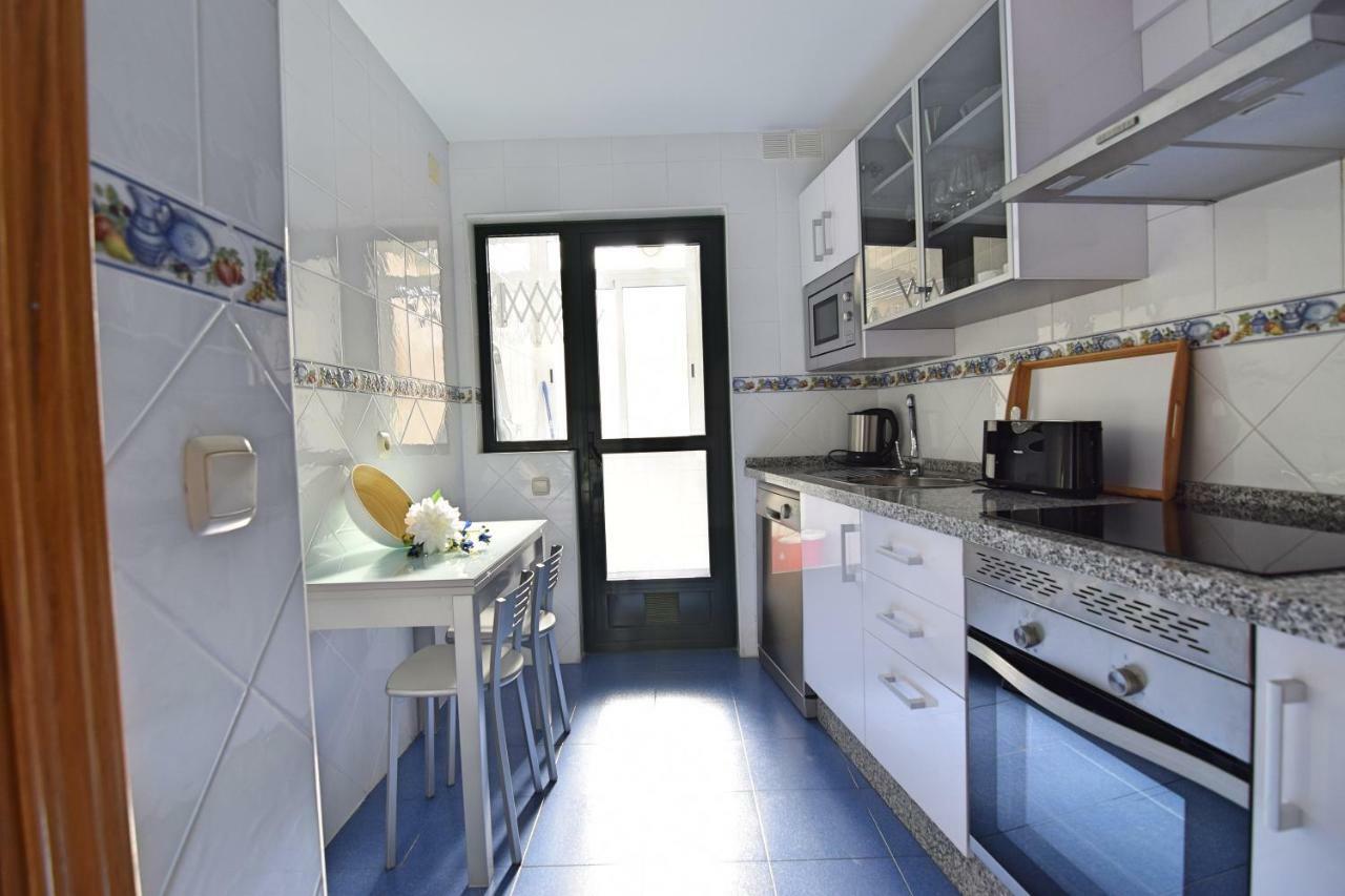 Apt Puerto Malagueta Solo Familias Malaga Luaran gambar
